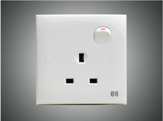 15A 3 Pin Socket+Switch-EG (E4153S)