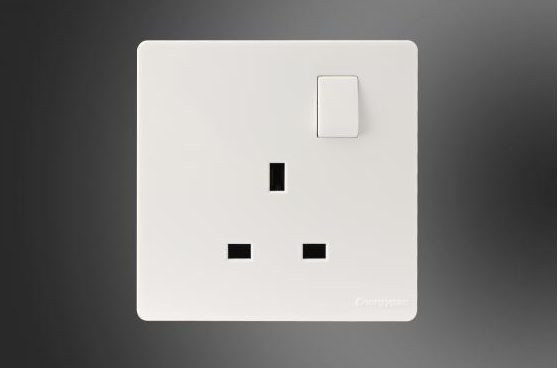 VENICE 13A 3 PIN SOCKET + SWITCH